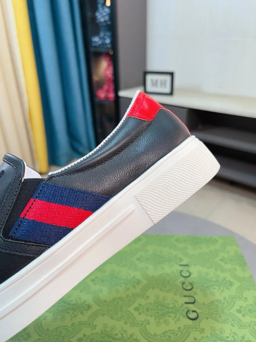 Men's shoes 💰458🌹🌹GUCCI [Gucci] New high-end brand of men's shoes, the latest fashionable casual men's shoes, trendy and versatile, relaxed and sporty style, uppers imported from Italy, first-layer cowhide, genuine leather lining, and ultra-fine workmanship. Original personalized fashionable rubber wear-resistant outsole, light and comfortable on the foot, size 38-44